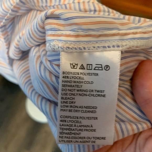 Urban outfitters extra wide sleeve button down crop top. Worn  3x‎ - Picture 4 of 5